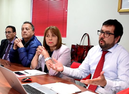 En reunión sostenida en la Gobernación de Aysén, los dirigentes de los Comité de Vivienda Amuyén I y II, fueron informados de los plazos reales que llevarán a que 204 nuevas viviendas sean entregadas en diciembre de 2021.